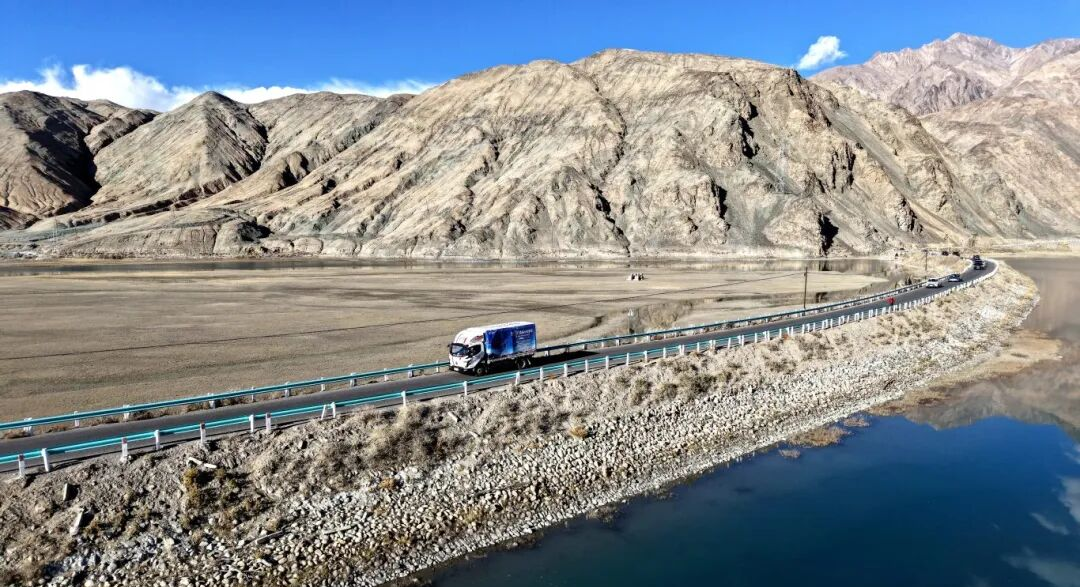 以车轮丈量山河，以实干致敬时代！飞碟汽车2025年度精彩回顾